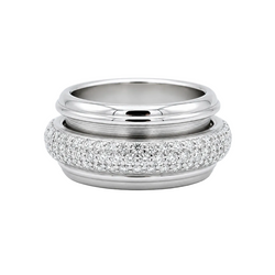 PIAGET "Possession" Wedding band in white gold and diamonds