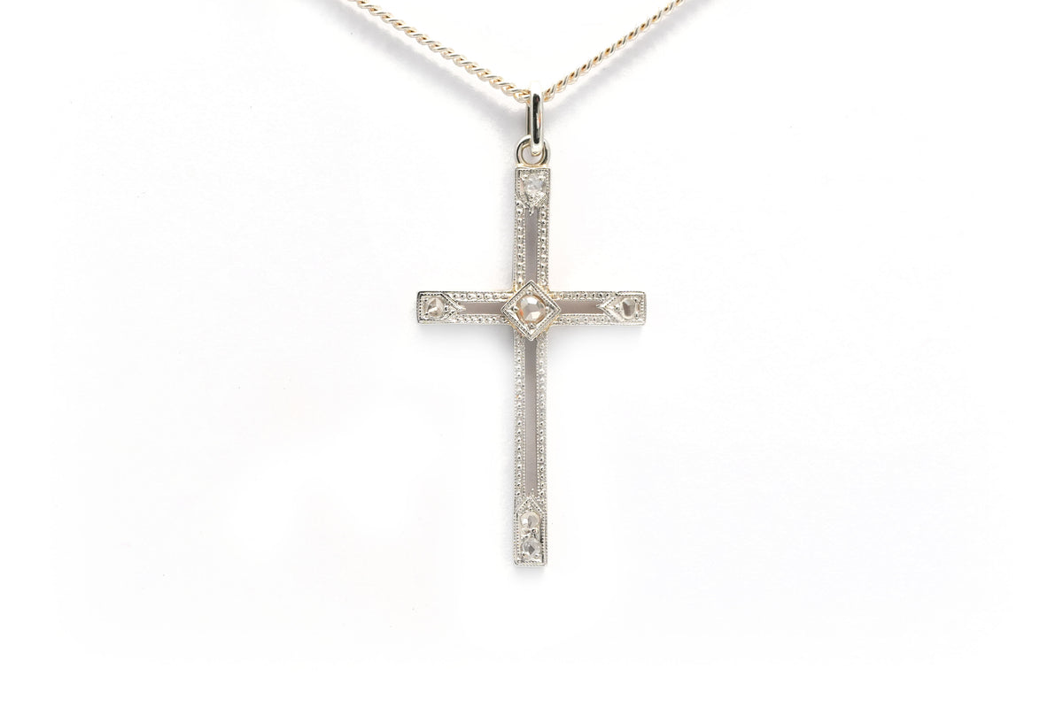 Pendentif en or blanc et diamants