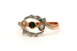Bague en or jaune, émeraude, perles et diamants
