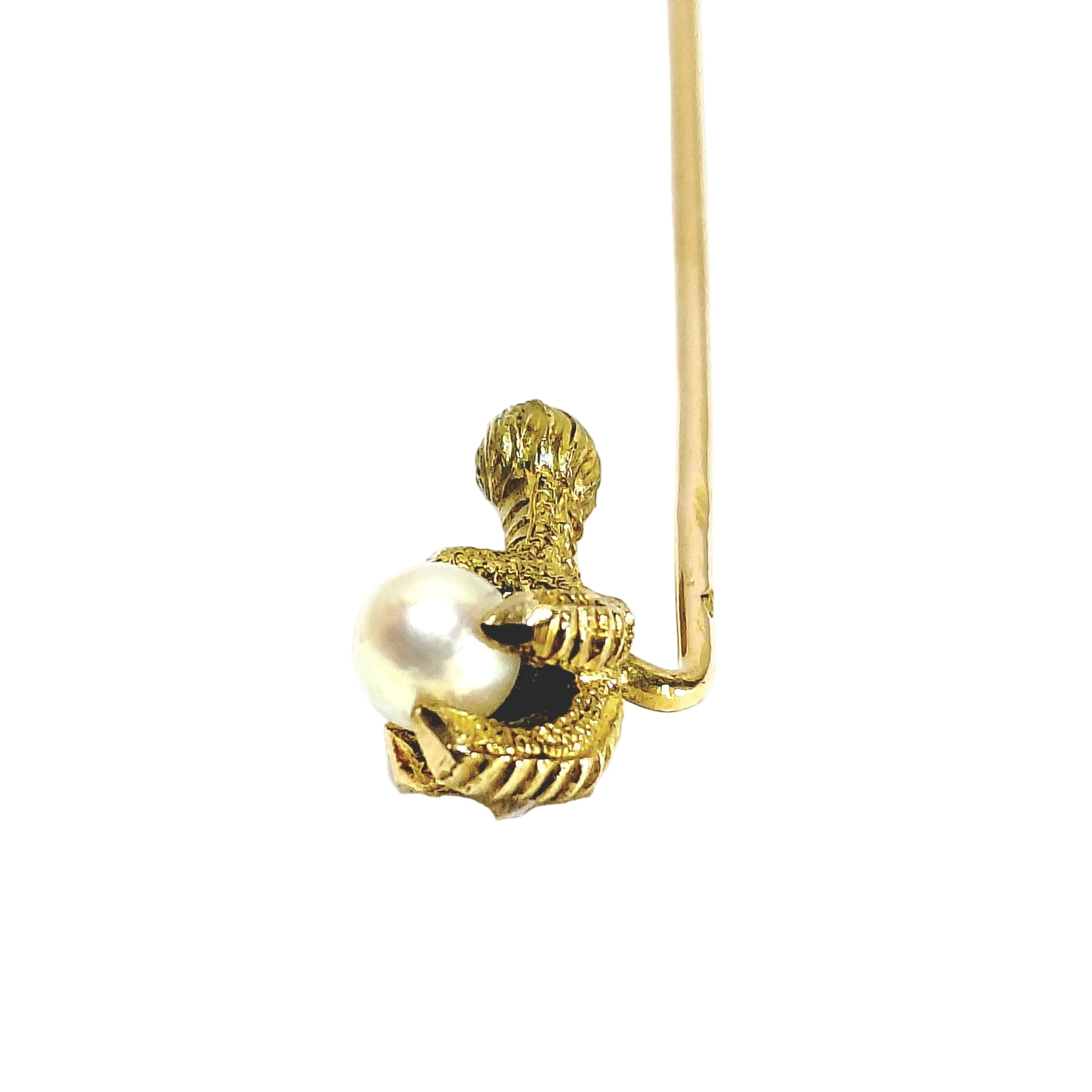 Yellow gold and pearl tie pin