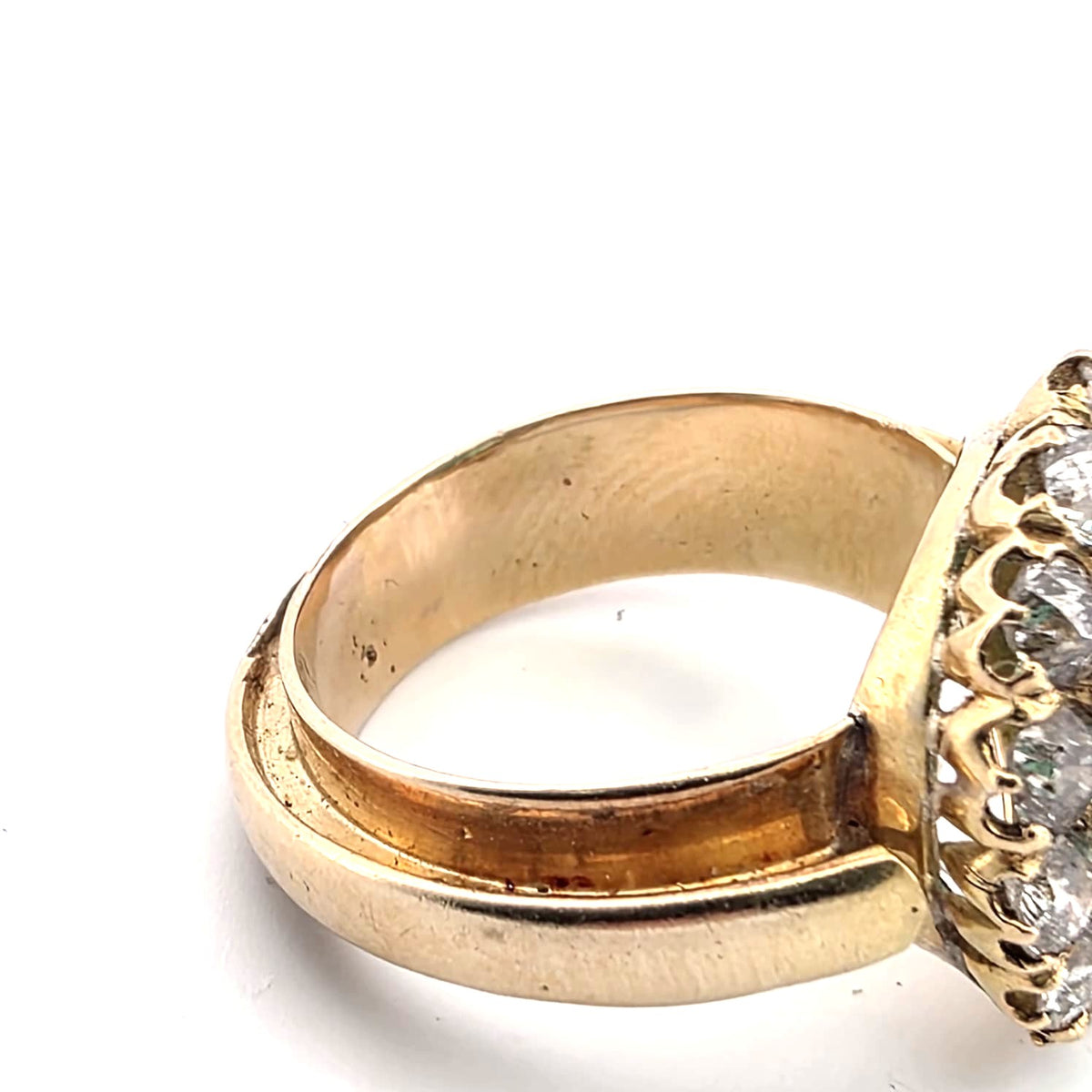 "Entourage" Ring in Yellow Gold, Emerald, and Diamonds