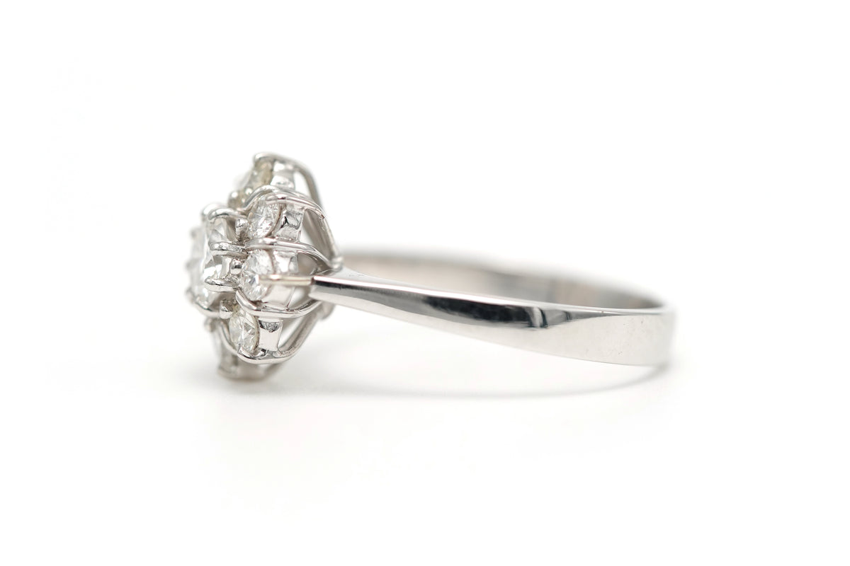 Bague Marguerite en or blanc et diamants