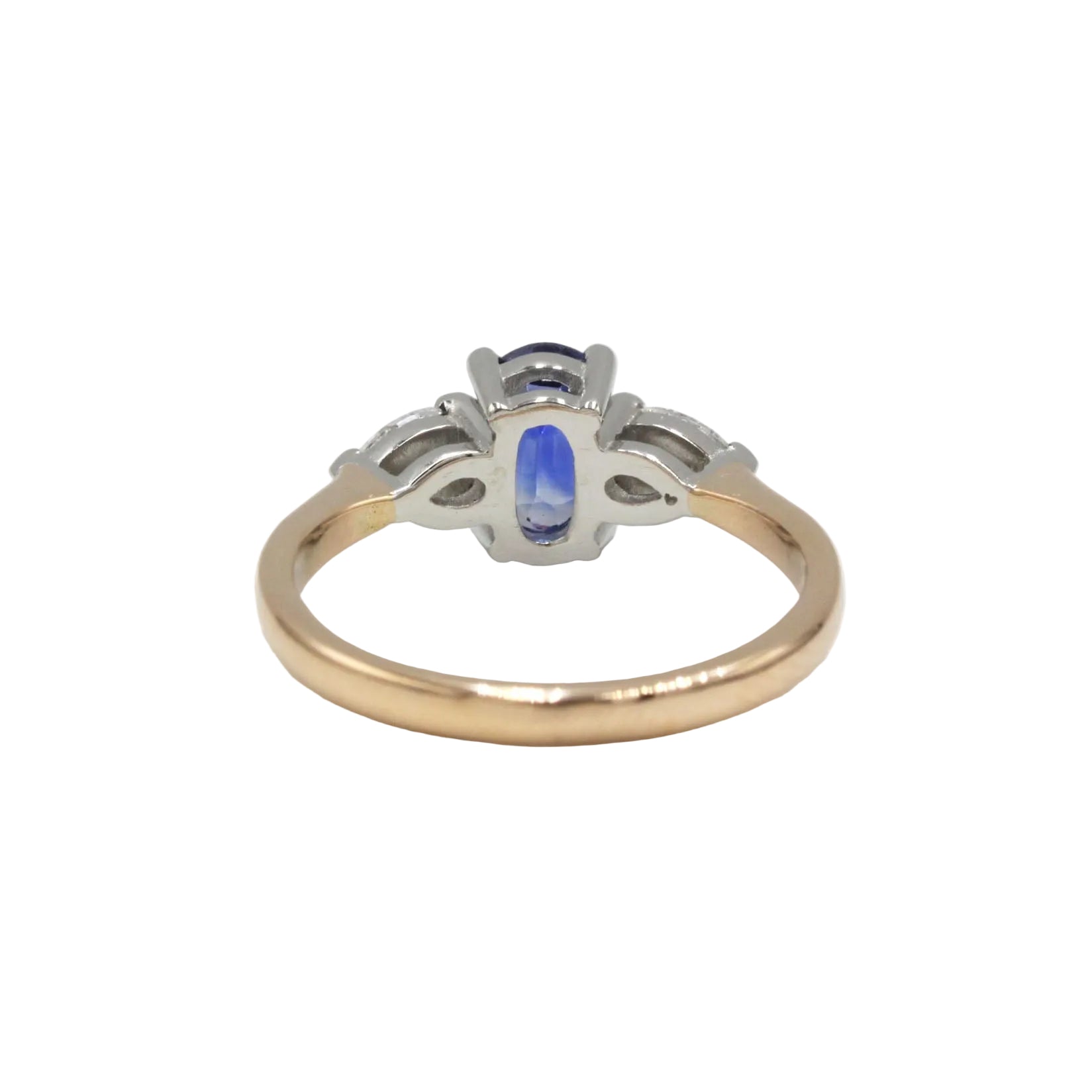 18K yellow gold ring with 750 diamonds and a 1.34 ct unheated Ceylon sapphire