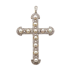 Pendant made of yellow gold, platinum, pearls, and diamonds