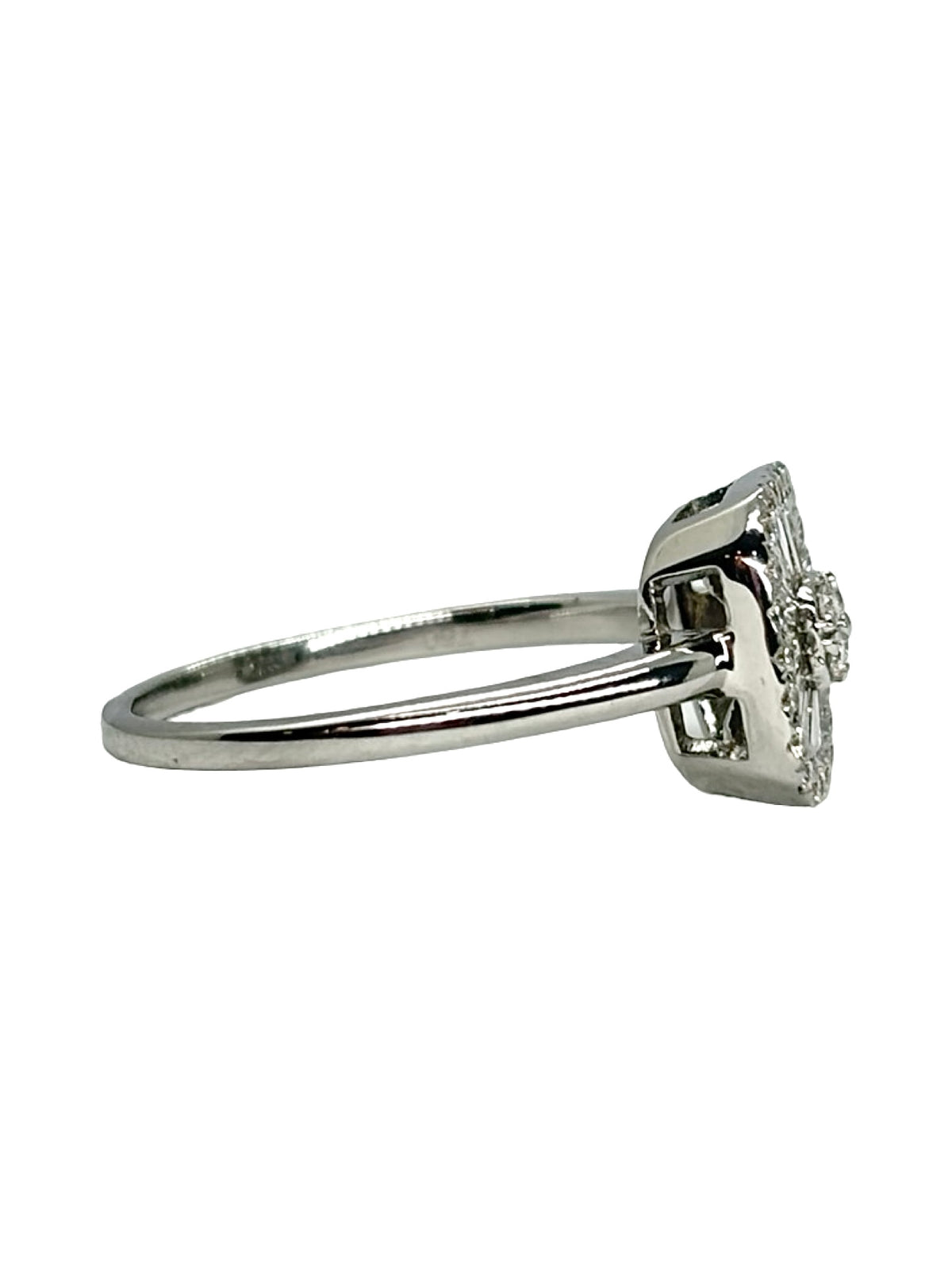 White Gold Solitaire Ring with Diamonds