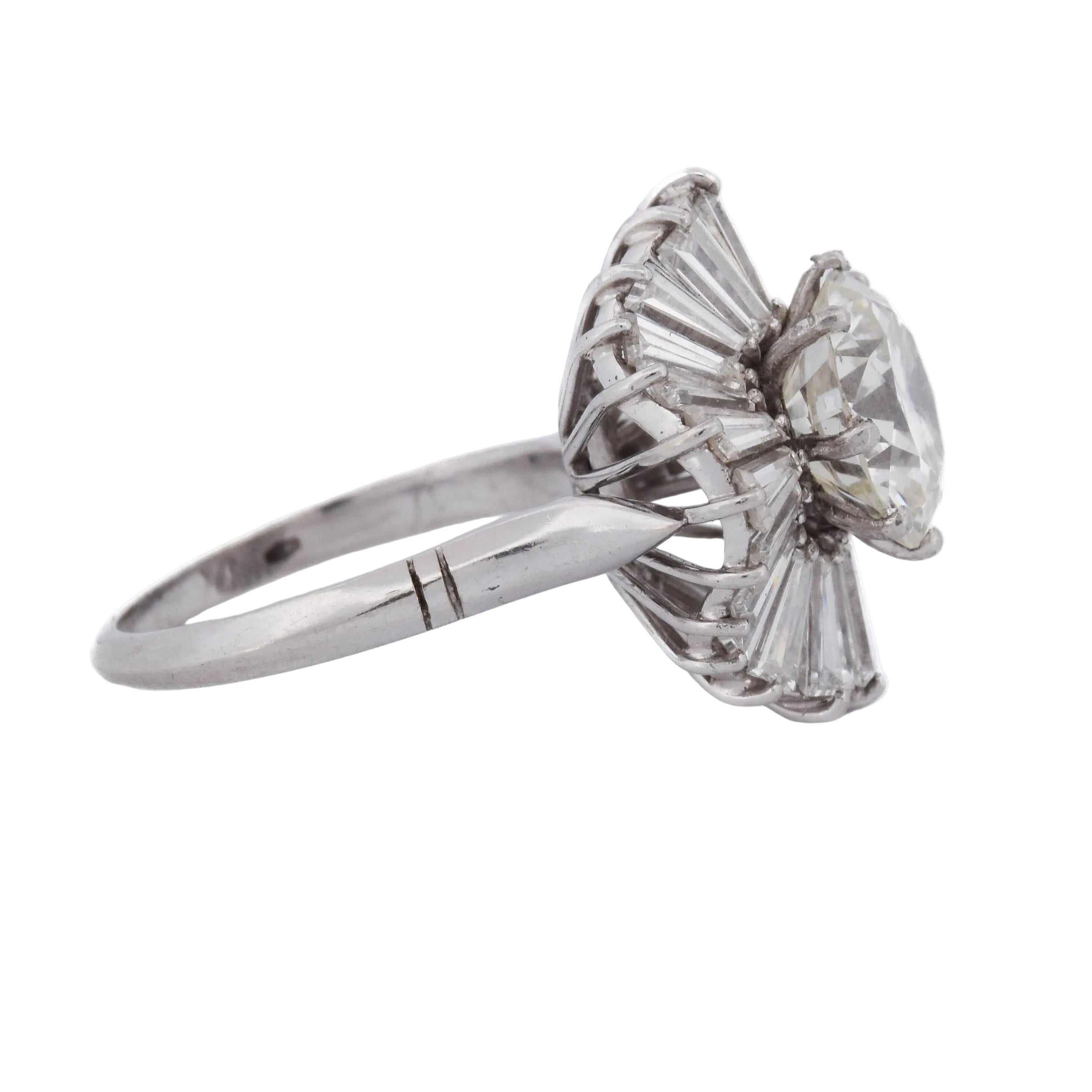 Entourage Ring in Platinum and Diamonds