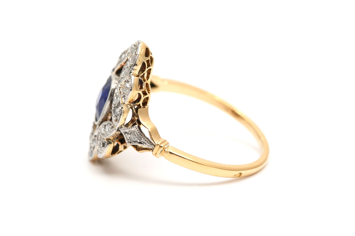 Bague Entourage en or jaune, saphir et diamants
