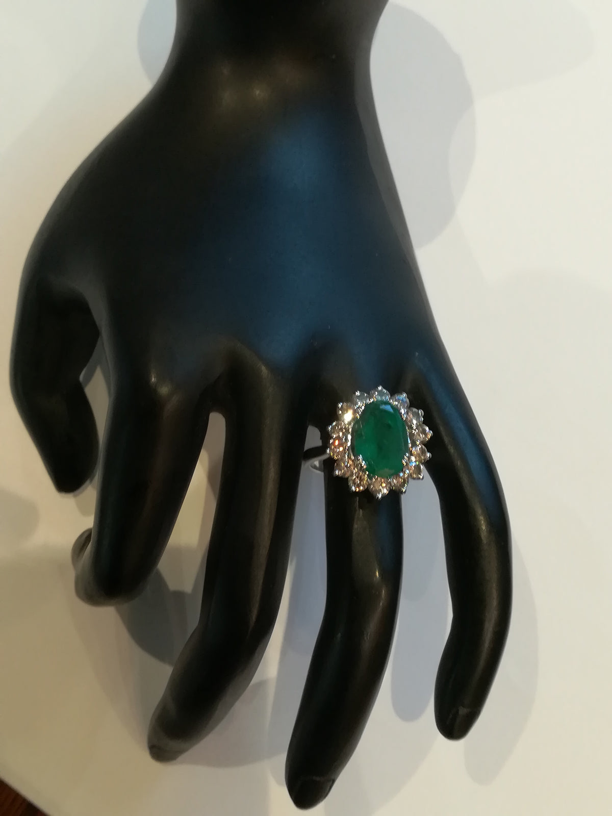 Marguerite Ring in White Gold, Emerald, and Diamonds