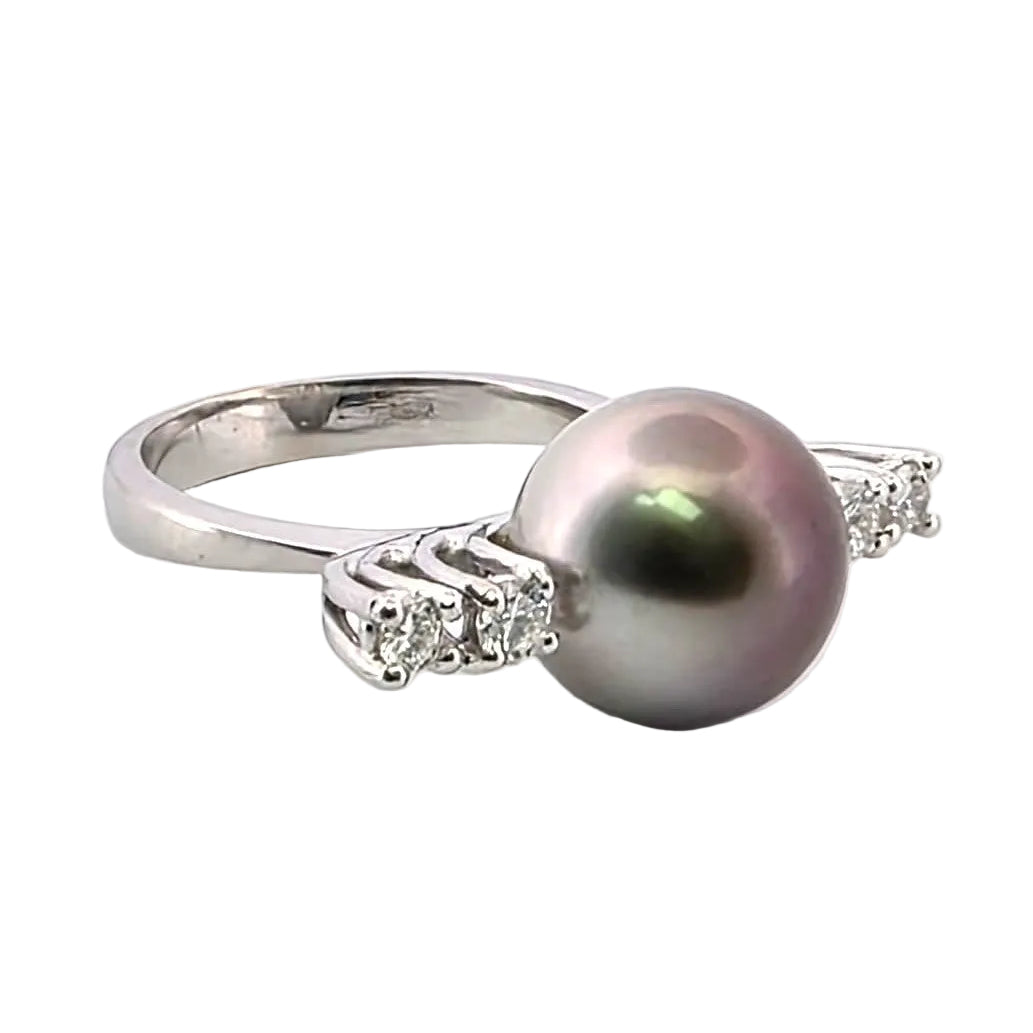 Solitaire Ring in White gold with Pearls and Diamonds