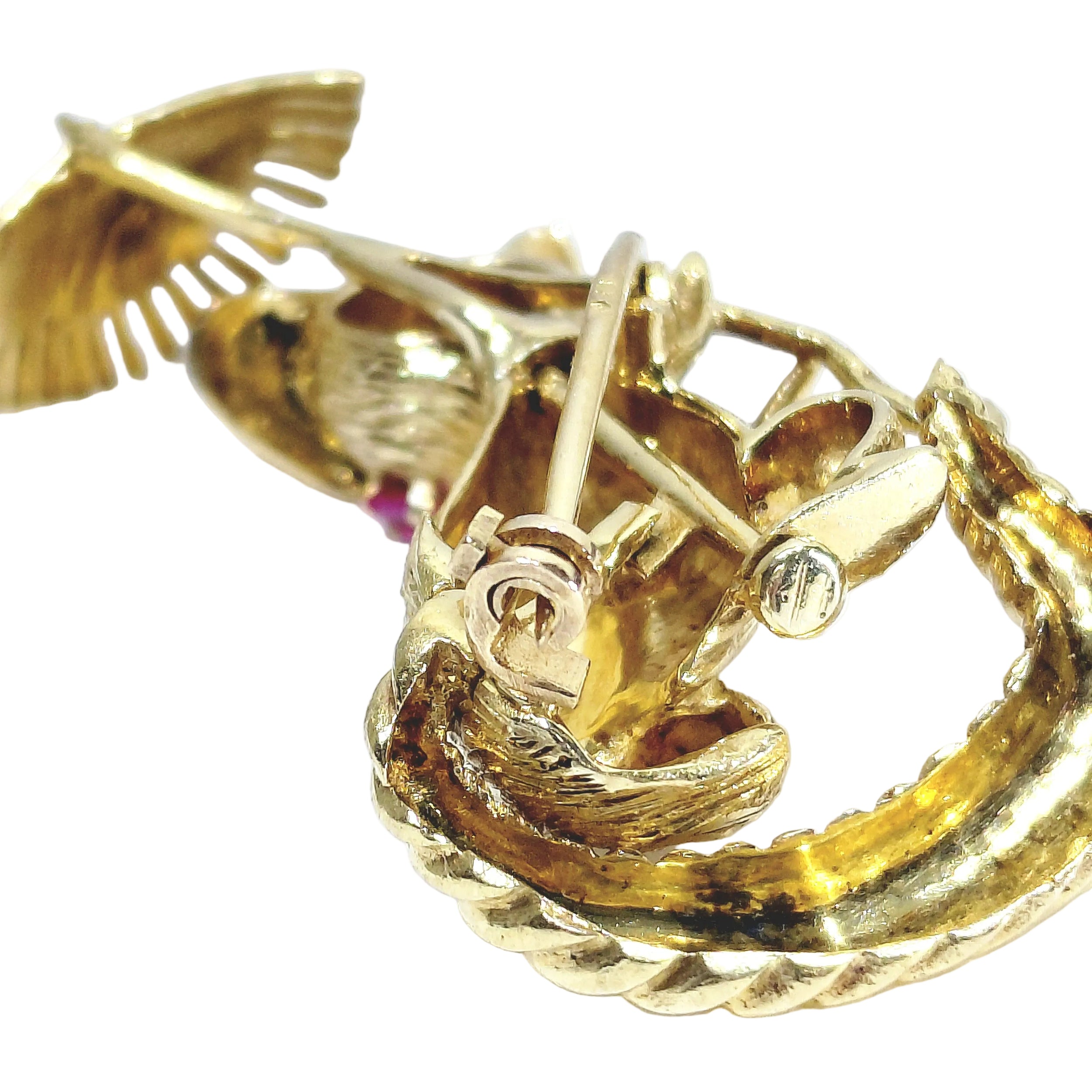 Champagne-colored gold and Ruby brooch