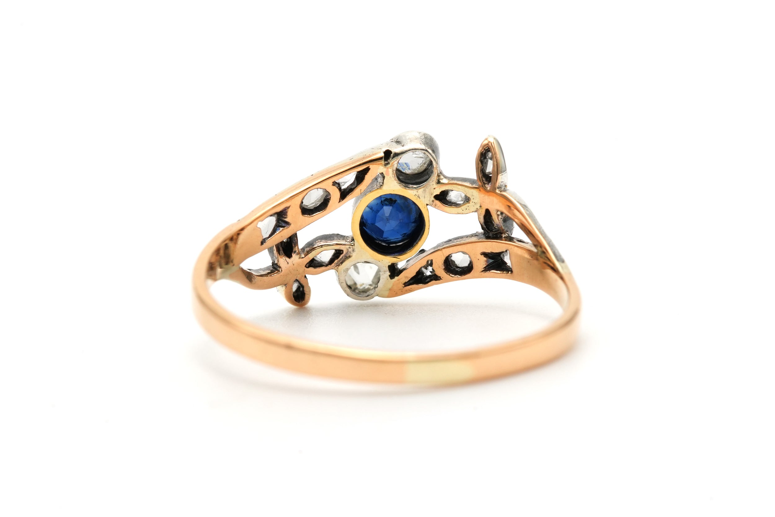 Bague en or blanc, or jaune, saphirs et diamants