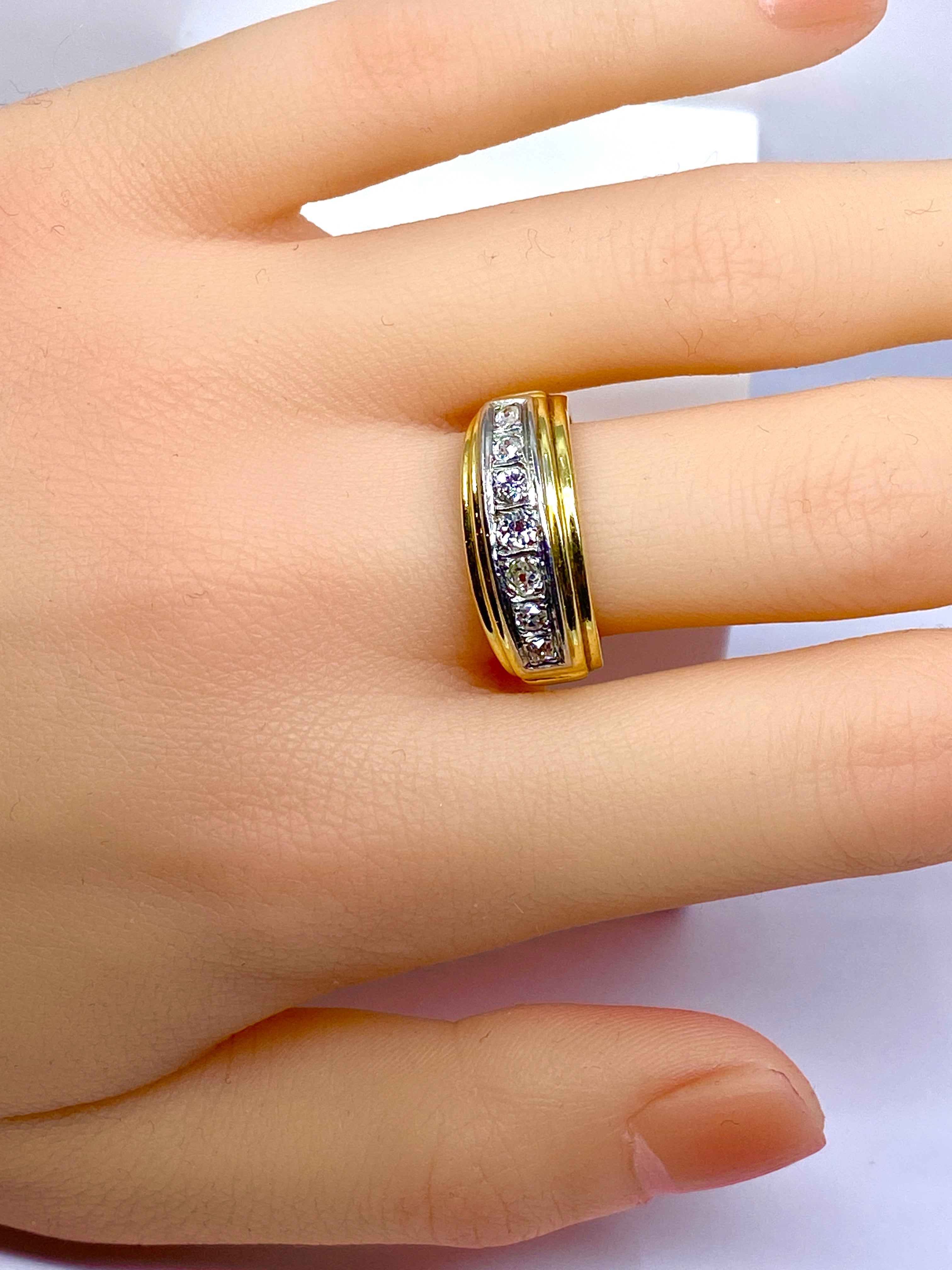 Ring in yellow gold and diamonds around 1920