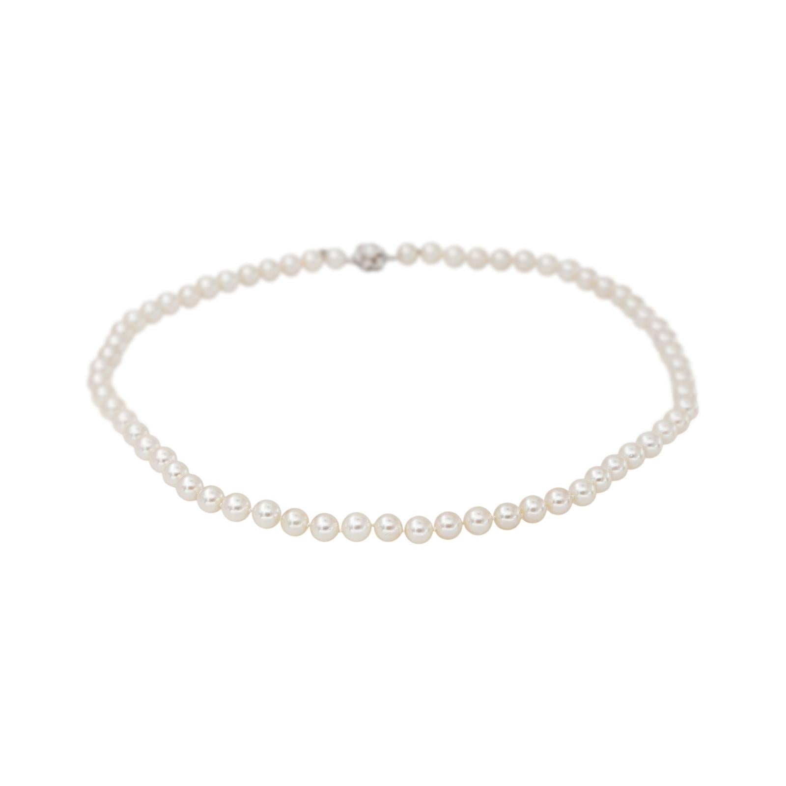 Necklace  White gold  Pearl