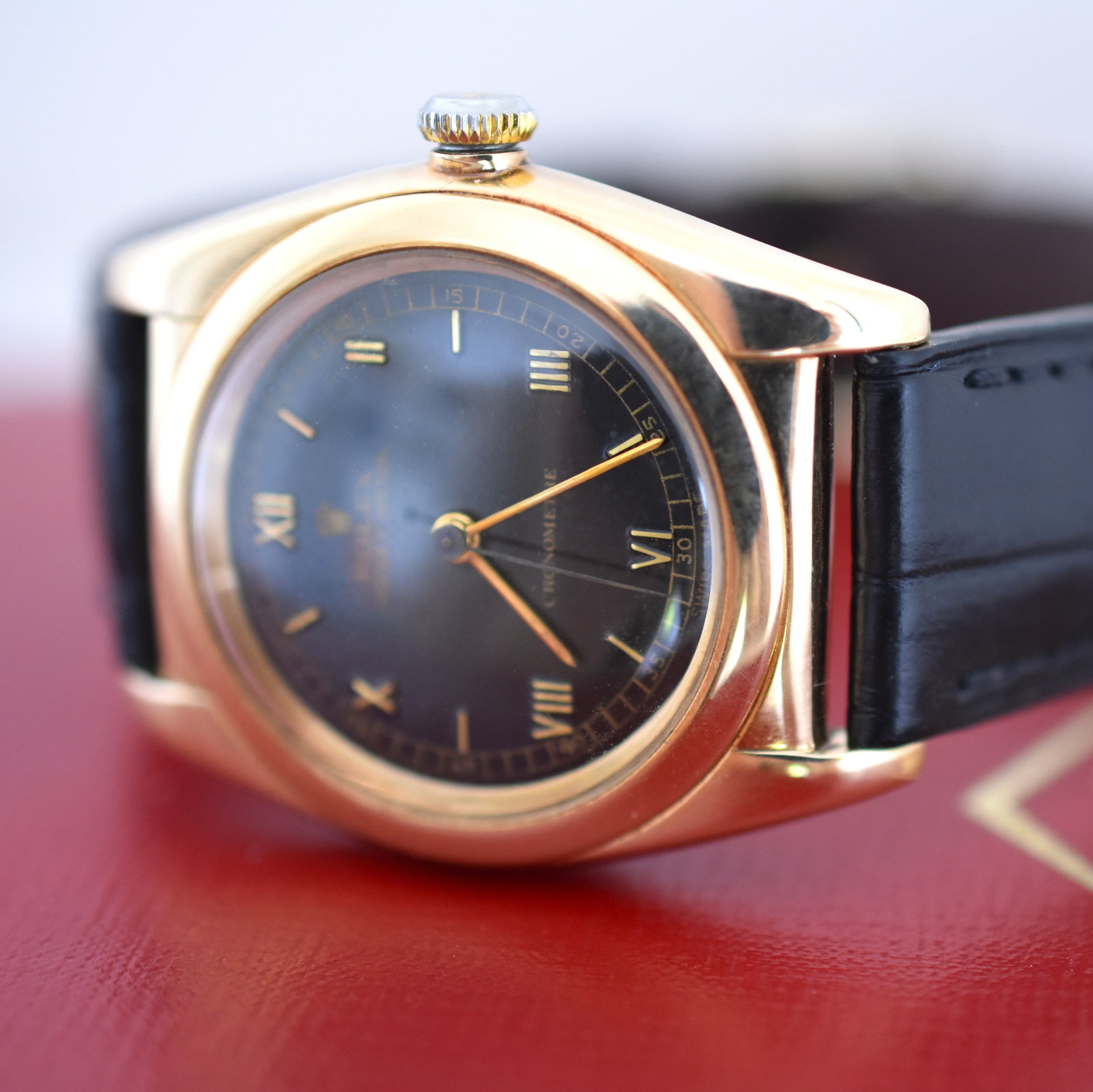 ROLEX "Oyster Perpetual Bubbleback Ovetto" watch in yellow gold and leather