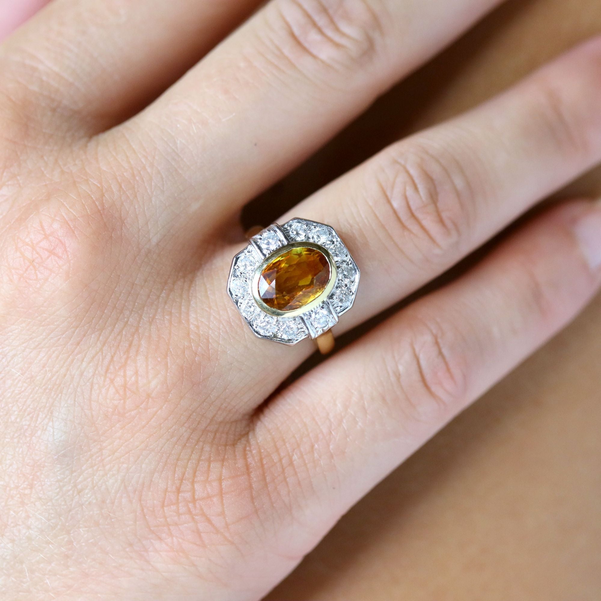 Bague Entourage en or blanc, or jaune, saphir et diamants