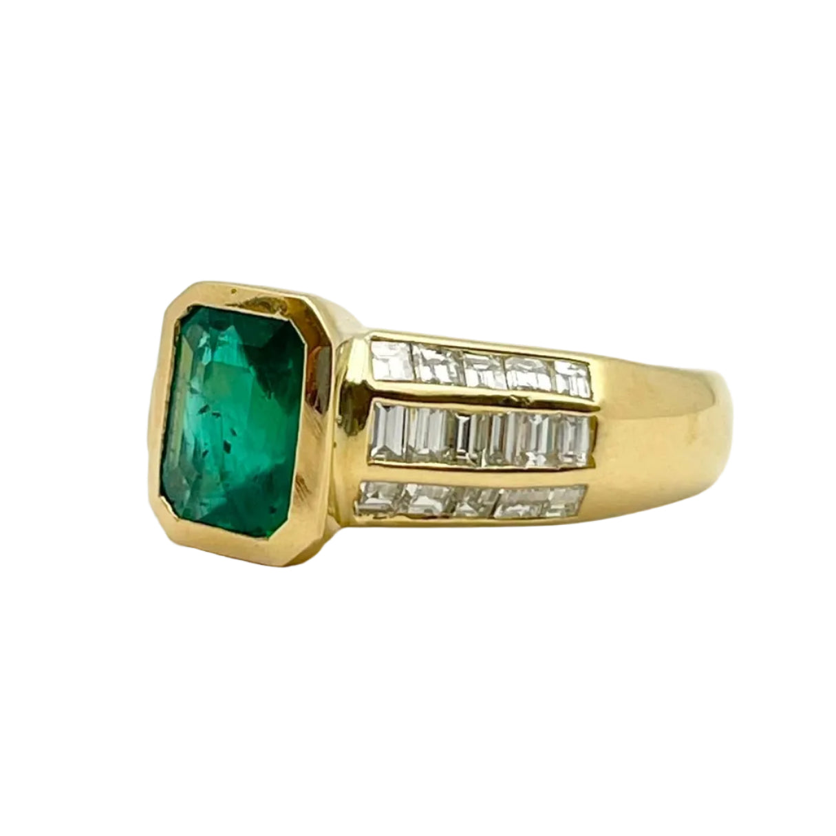 Yellow Gold Solitaire Ring with Emerald and Diamonds