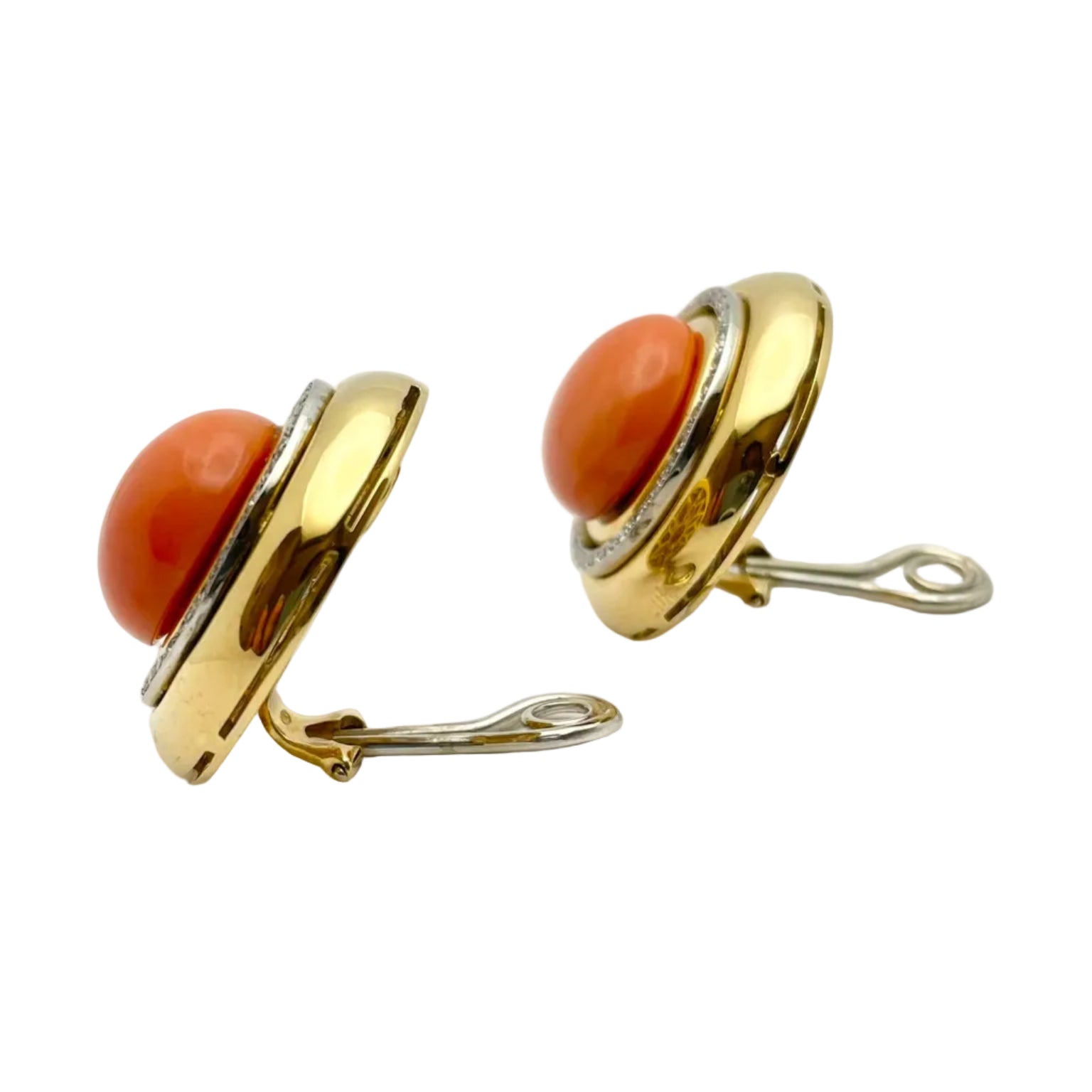 Boucles d'oreilles Clips en or jaune, corail et diamants