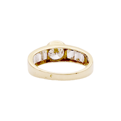 Bague or jaune et diamants.