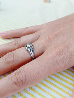 Ring Solitaire in white gold and diamonds