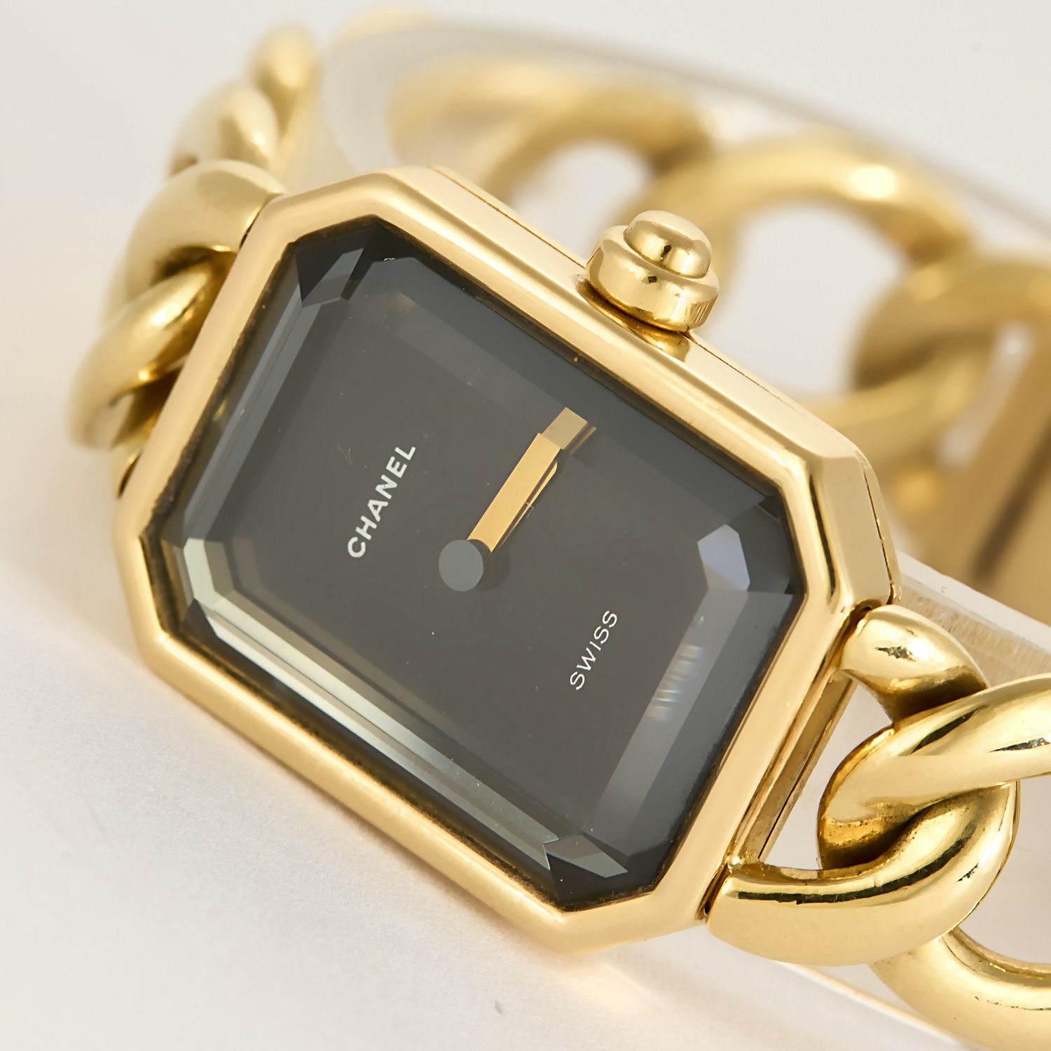 Watch CHANEL First Gourmette Chain in yellow gold