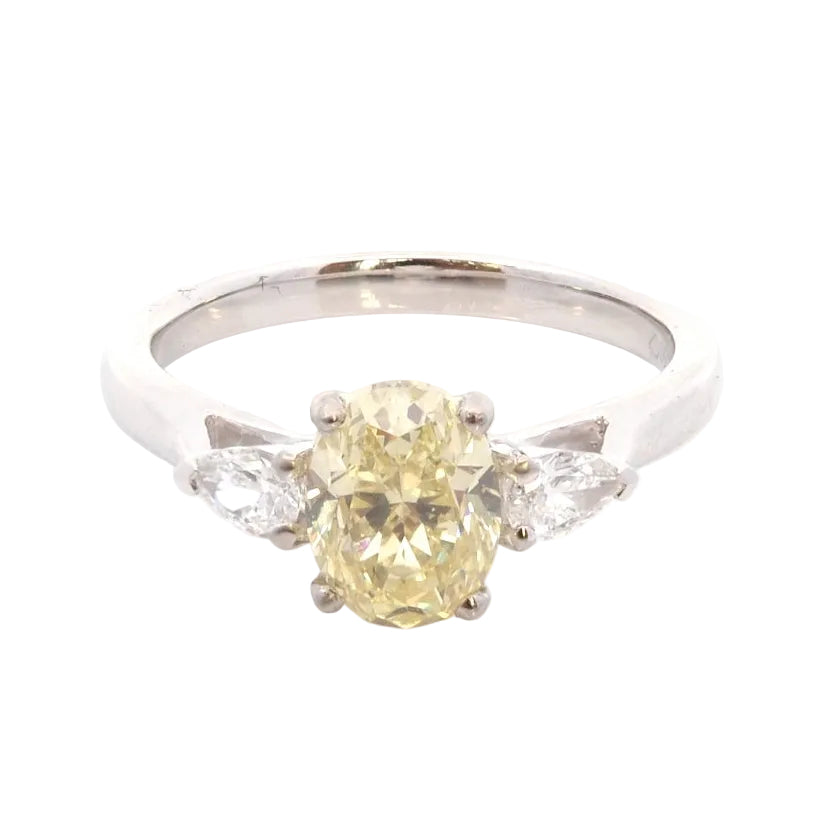 1.51-carat Fancy Yellow Diamond Ring / SI2