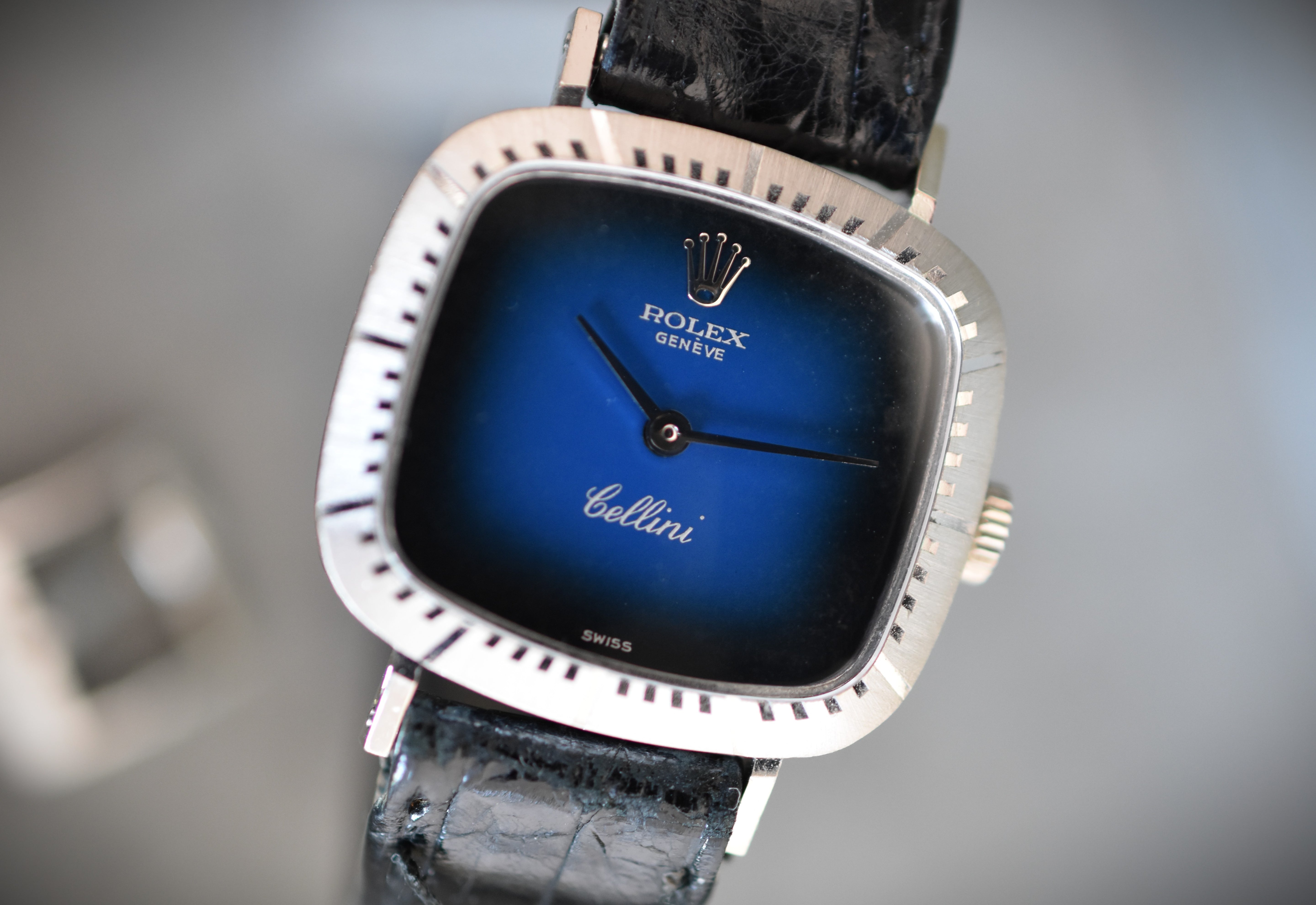 Rolex dame Cellini, ligne "Zephir", réf. 4082/9, circa 1970, or blanc 18 carats