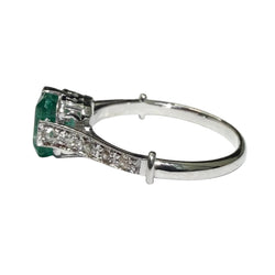 White Gold Solitaire Ring with Emerald and Diamonds