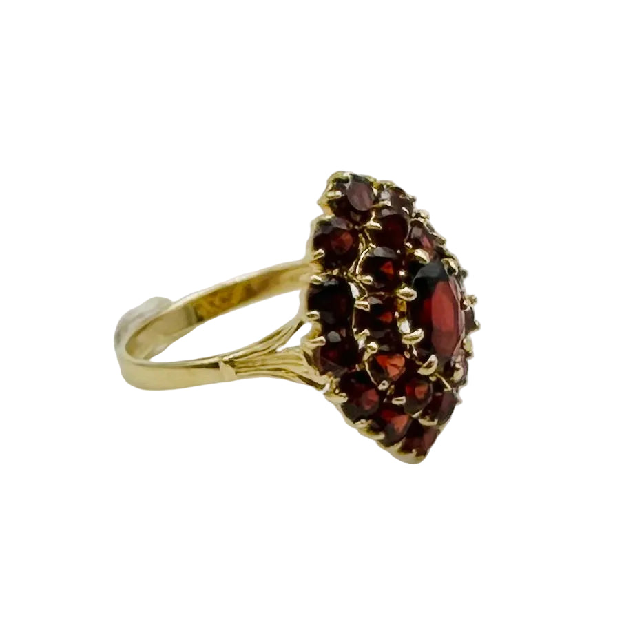 Ring Marquise in yellow gold and garnet