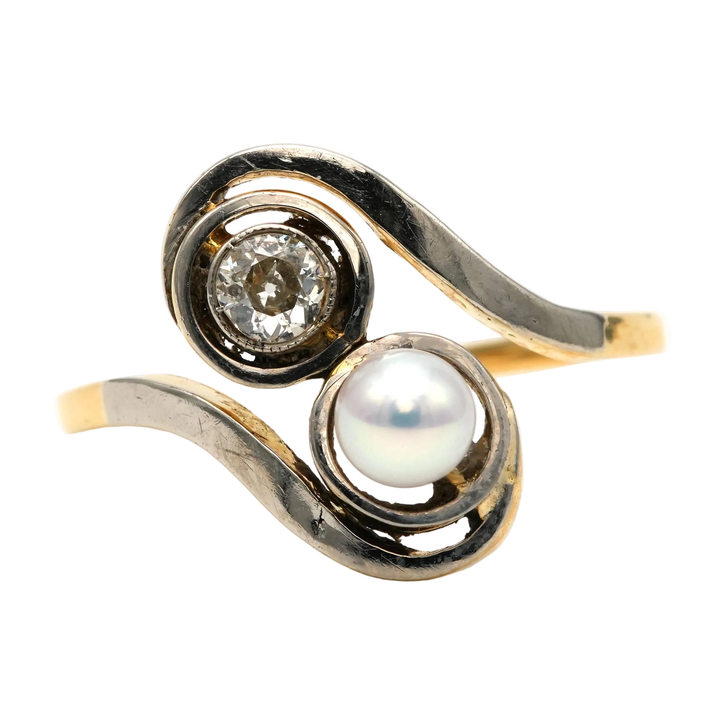 Toi & Moi Ring in white gold, yellow gold, pearls and diamonds
