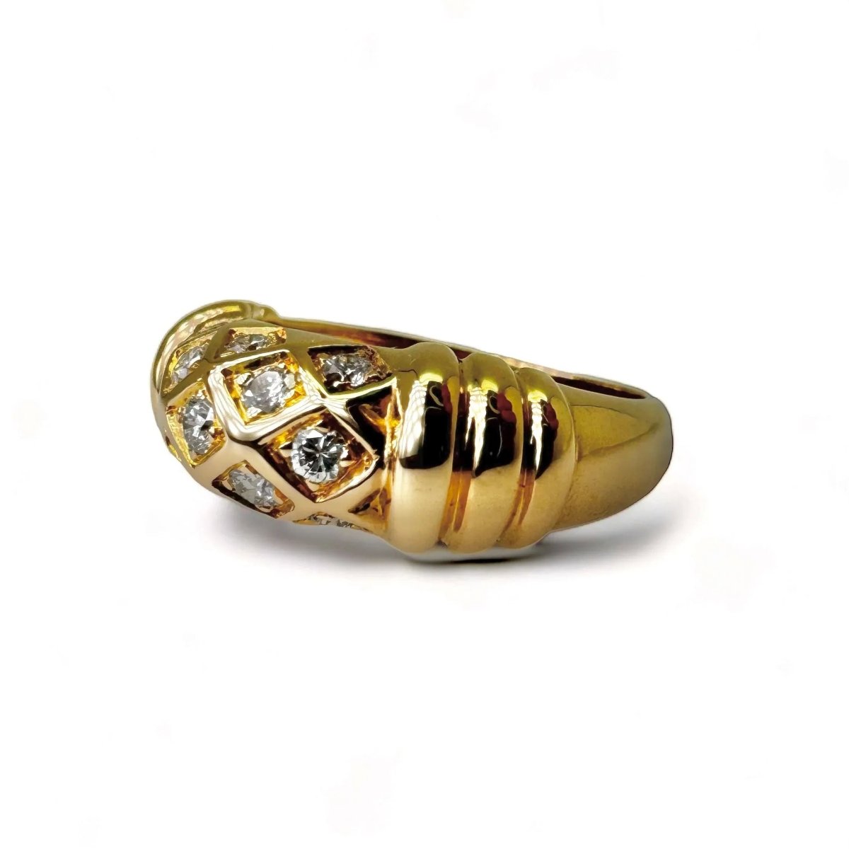 CARTIER Bague jonc résille orné de diamants. - Castafiore