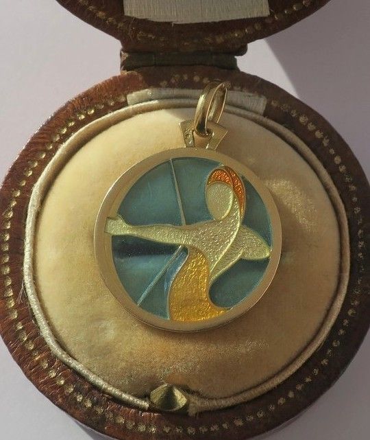 CARTIER - Pendentif Sagittaire Email plique à jour Or - Castafiore