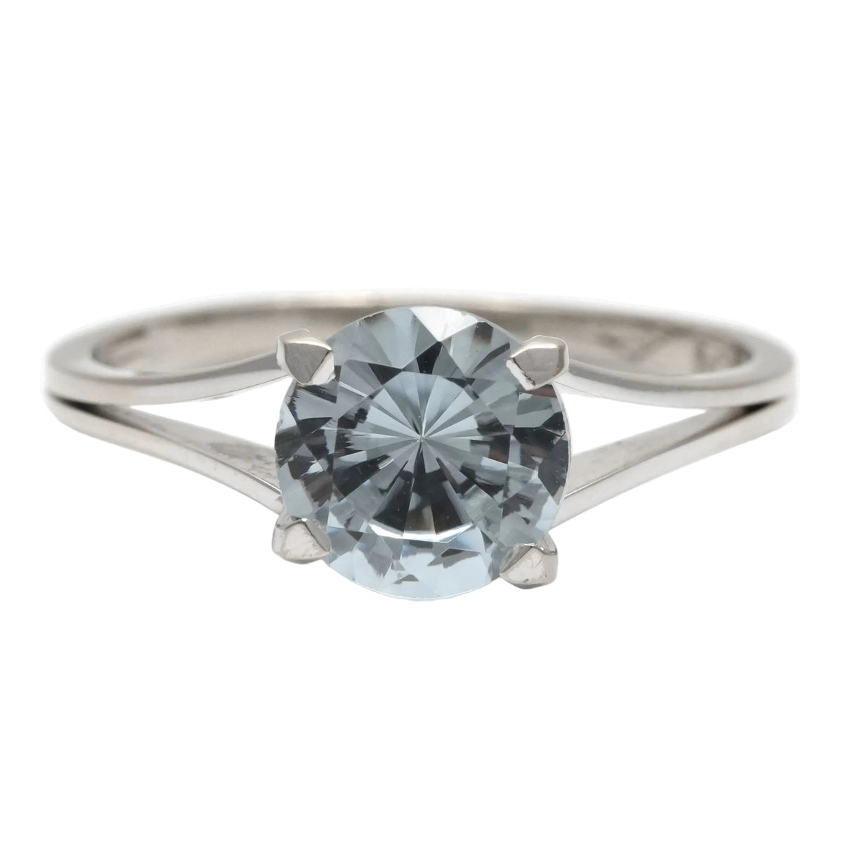 White Gold and Aquamarine Solitaire Ring