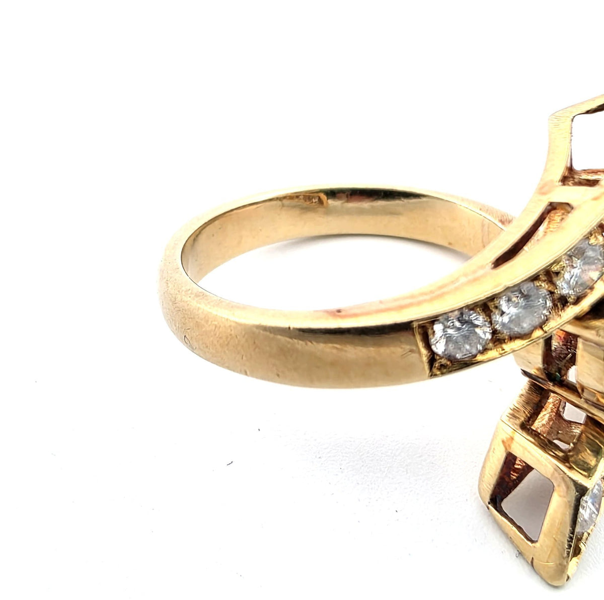 "Toi & Moi" Ring in Yellow Gold, Emerald, and Diamonds