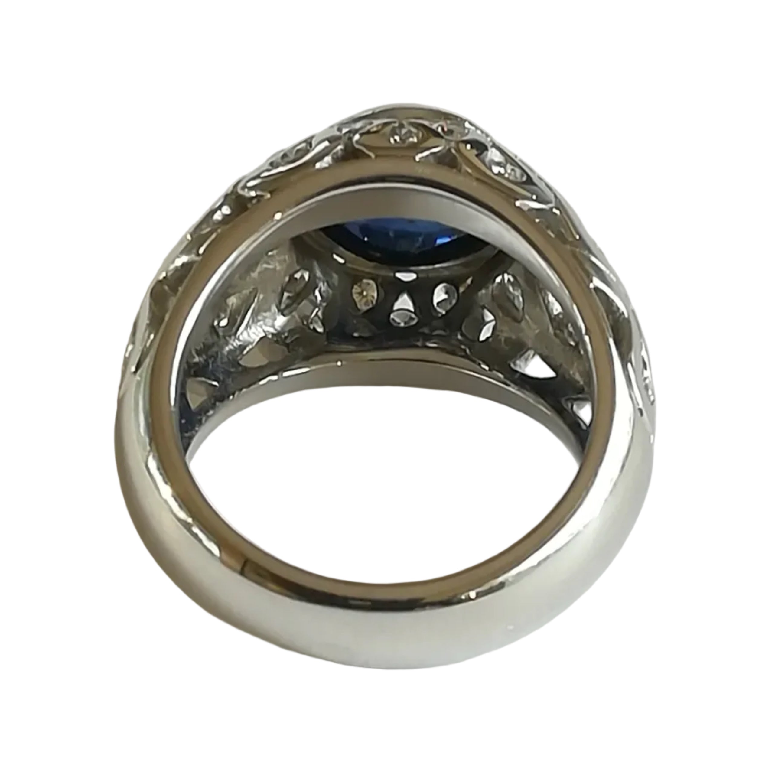 Ring Dome in white gold, sapphire, and diamonds