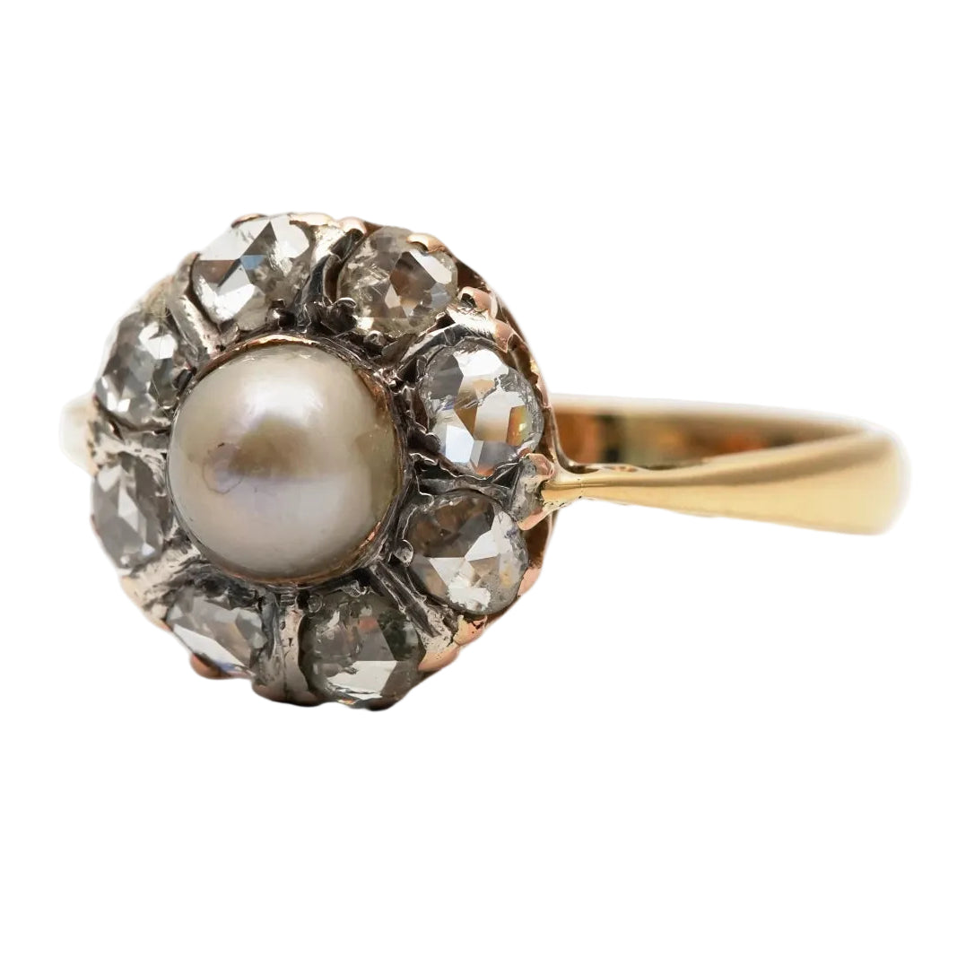 "Entourage" Ring in Yellow Gold, Pearl, and Diamonds