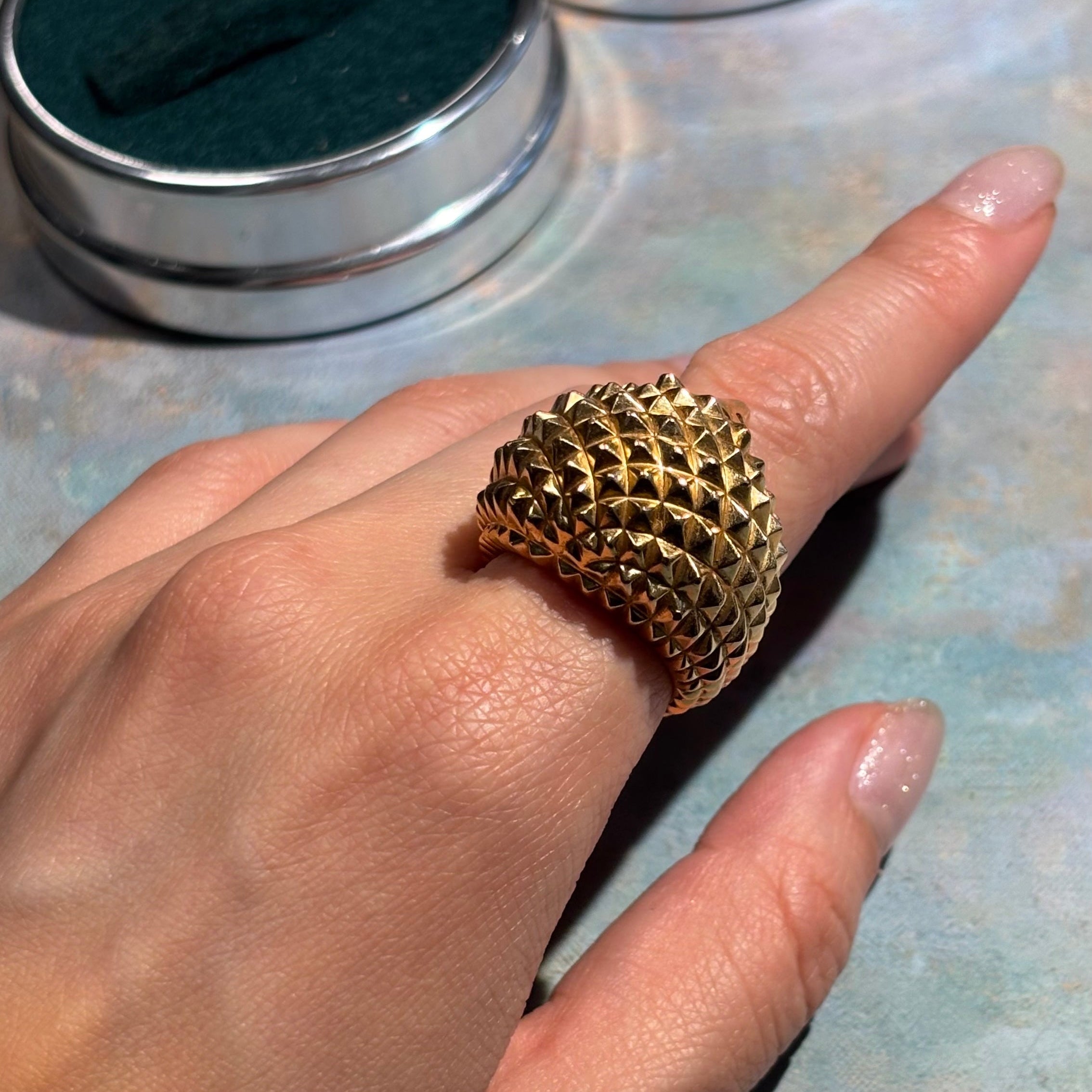 BOUCHERON "Animals Collection" Cocktail Ring in yellow gold, rubies, and diamonds