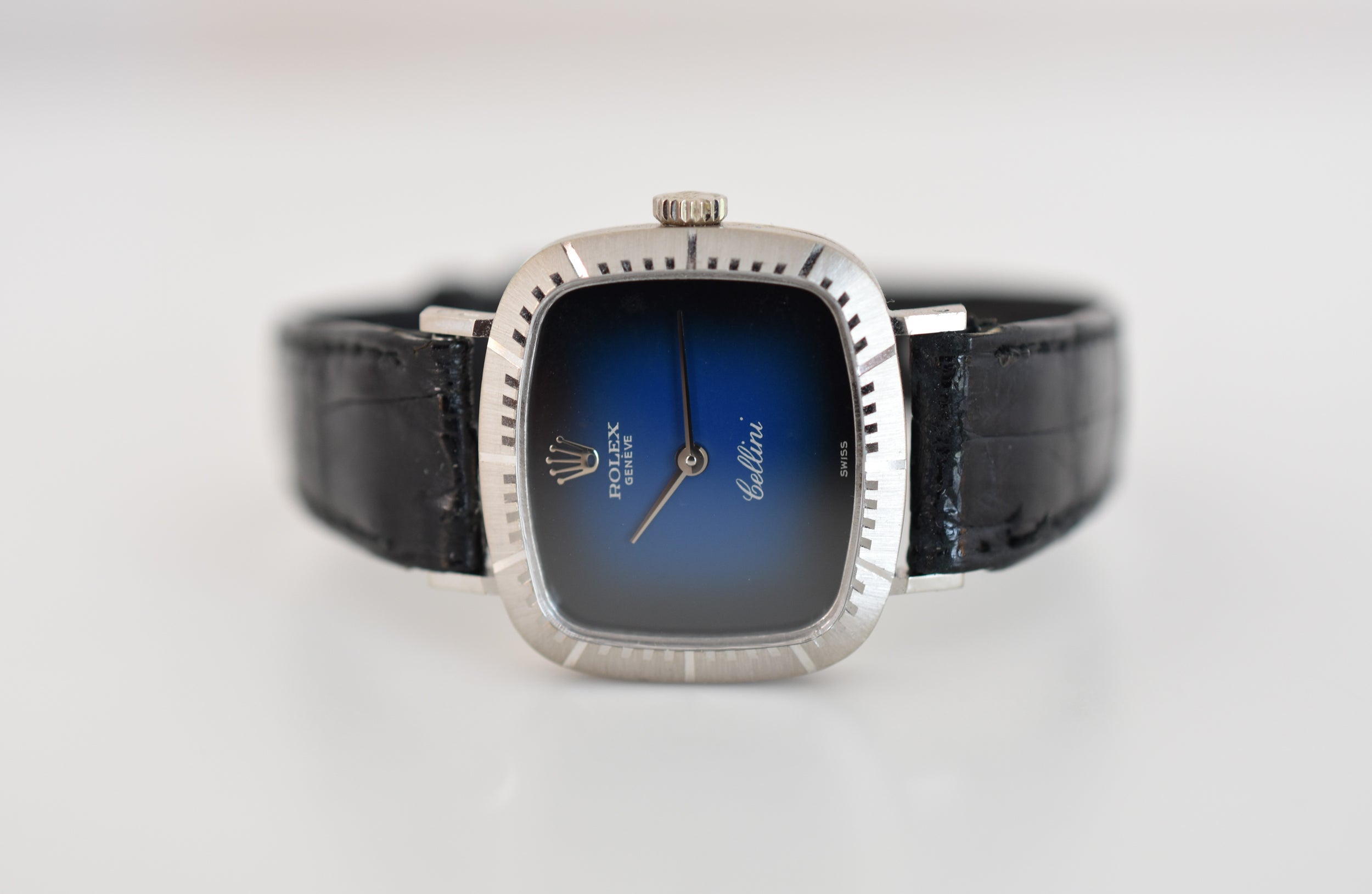 Rolex dame Cellini, ligne "Zephir", réf. 4082/9, circa 1970, or blanc 18 carats