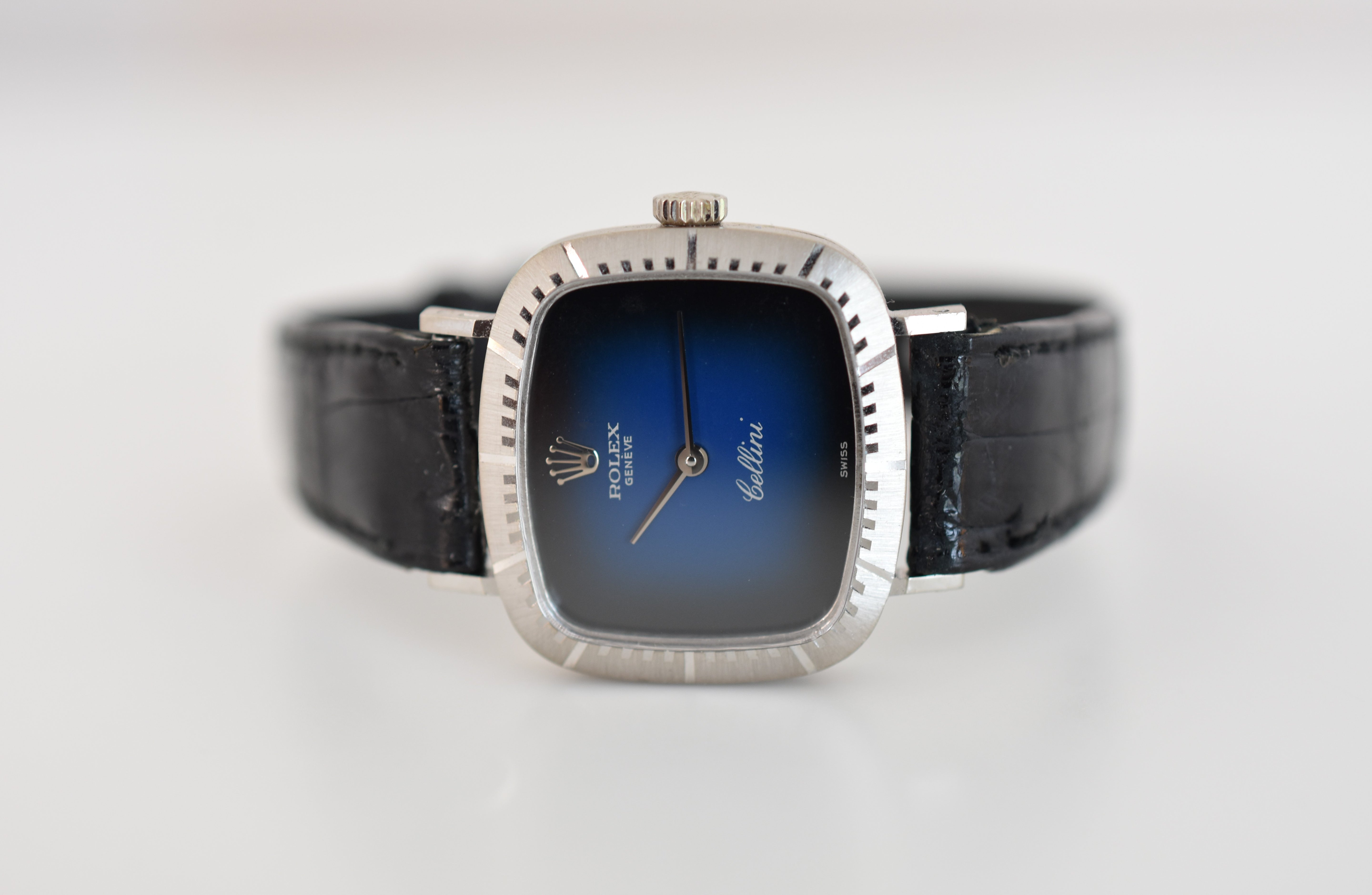 Rolex dame Cellini, ligne "Zephir", réf. 4082/9, circa 1970, or blanc 18 carats