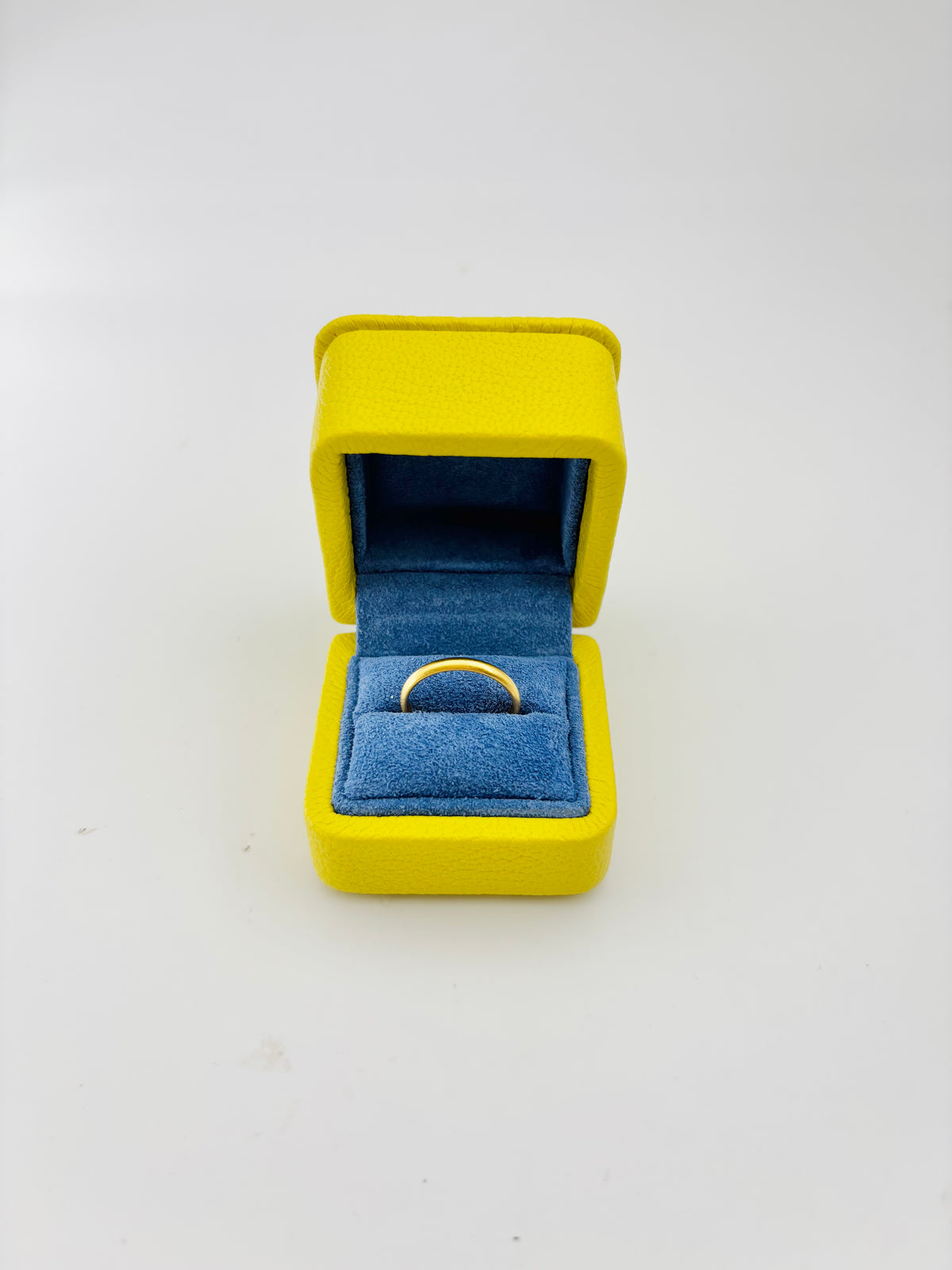 MARIE-HÉLÈNE DE TAILLAC Wedding Band in Yellow gold