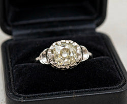 White Gold Solitaire Ring with Diamond