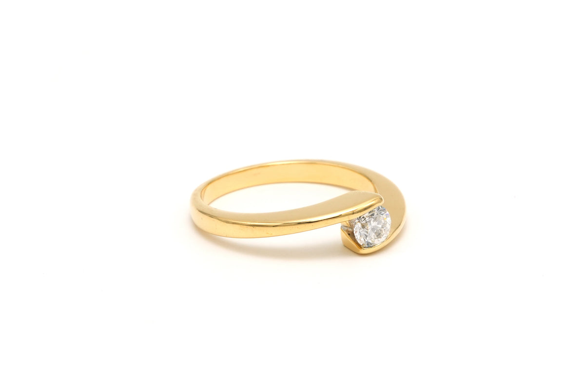 Yellow Gold Solitaire Ring with Diamond