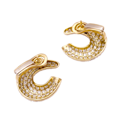 Boucles d'oreilles créoles en or jaune et diamants.