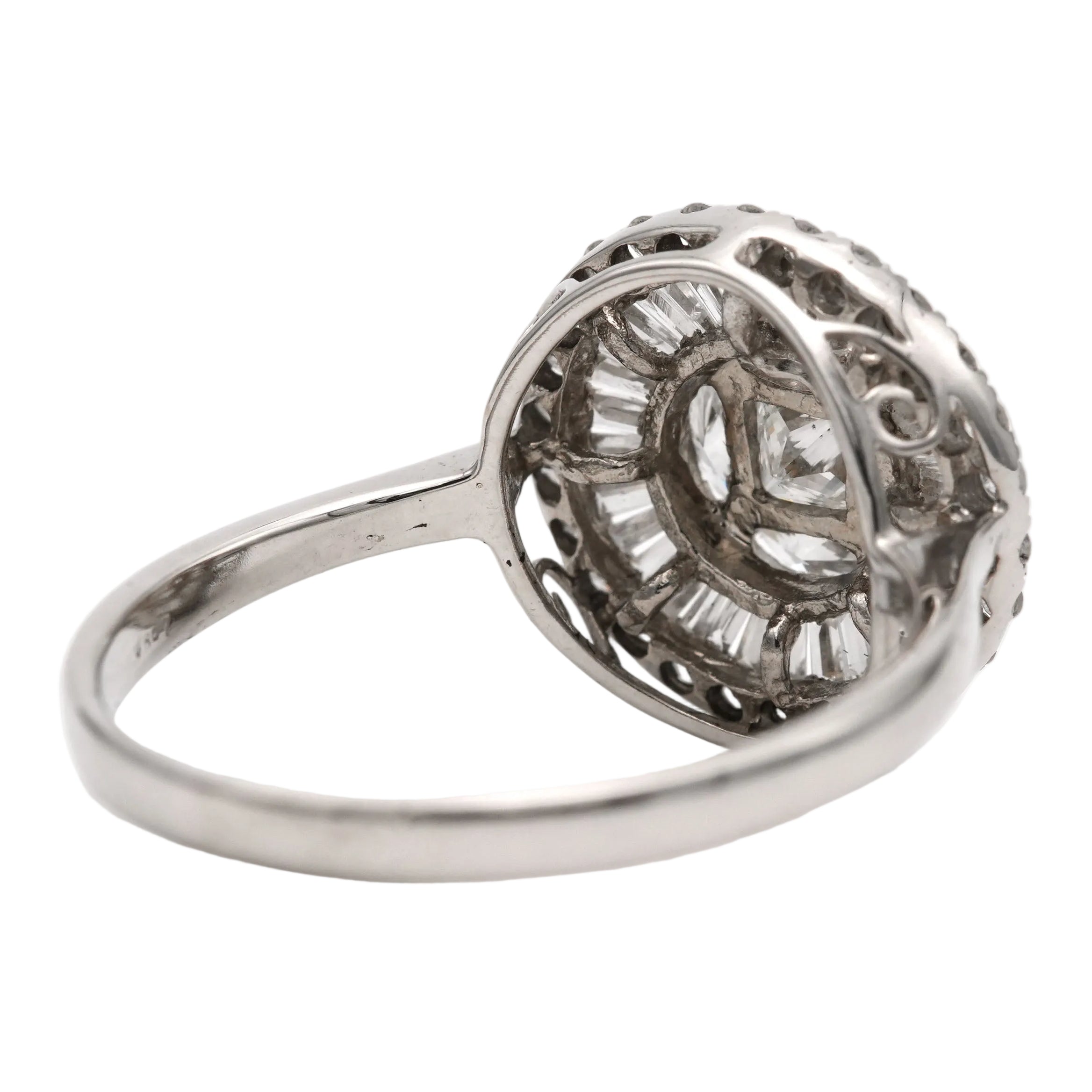 Entourage Ring in white gold and diamonds