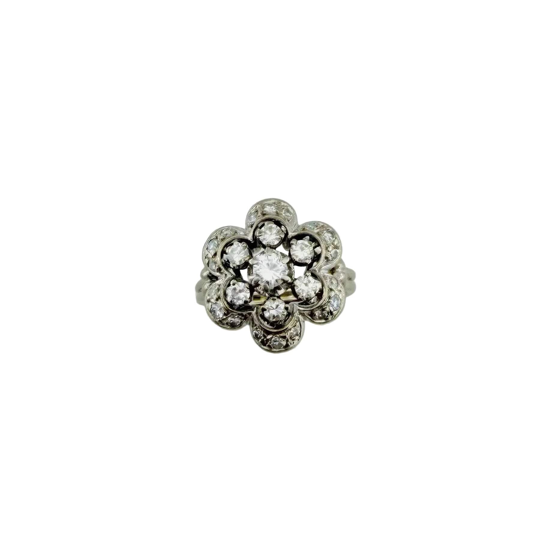 Entourage Ring in white gold, Platinum, and Diamonds