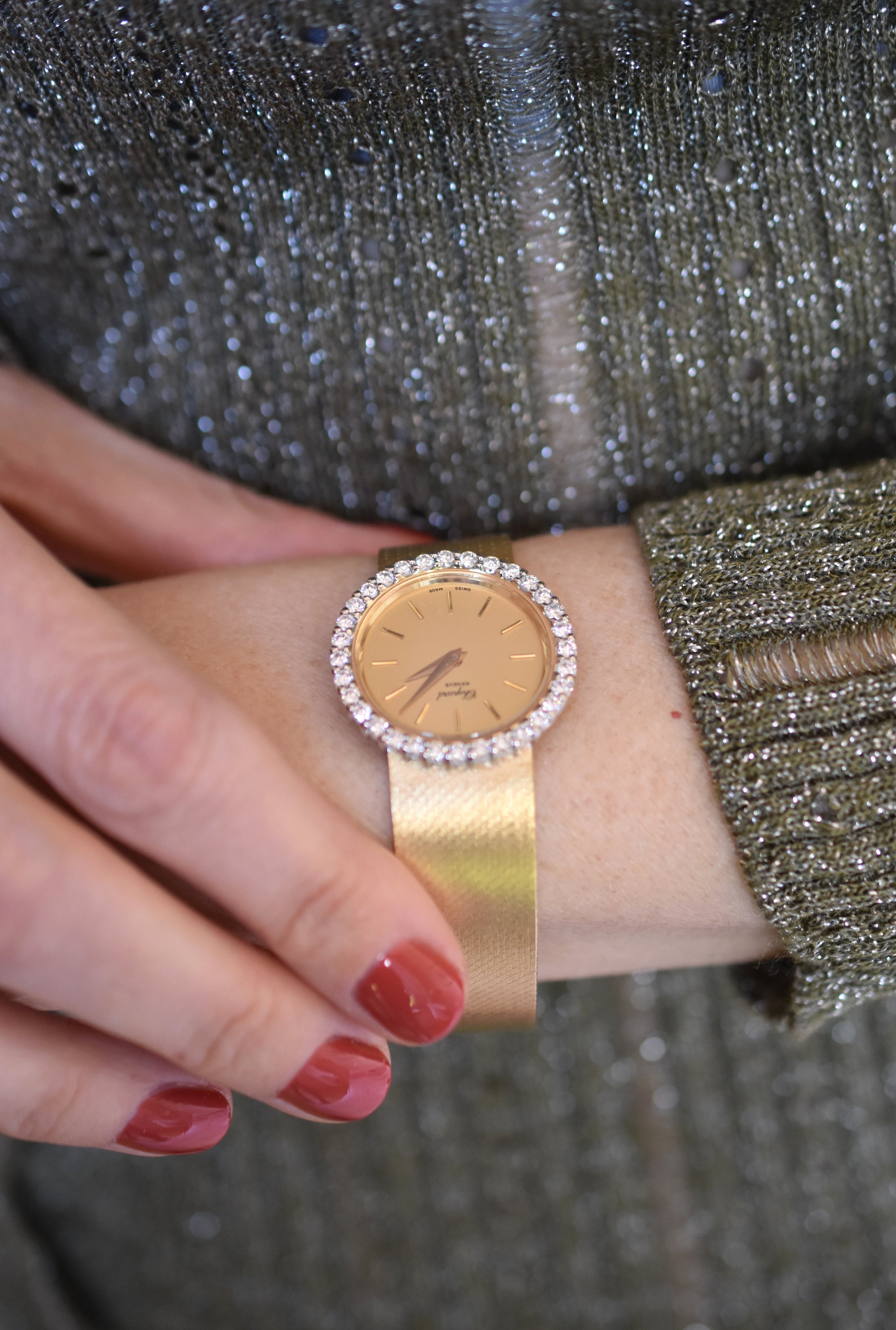 CHOPARD watch, Ref. 810, 18-carat yellow gold and diamonds, solid gold integrated bracelet, circa 1980.