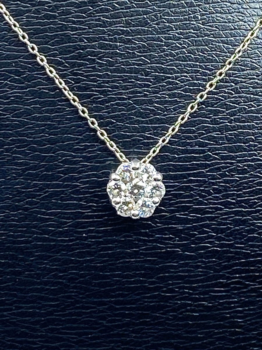 Chaine et pendentif en or blanc 18 carats serti de 7 diamants - Castafiore