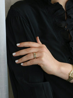 CHANEL Bague "Matelassé" vintage or jaune diamants - Castafiore