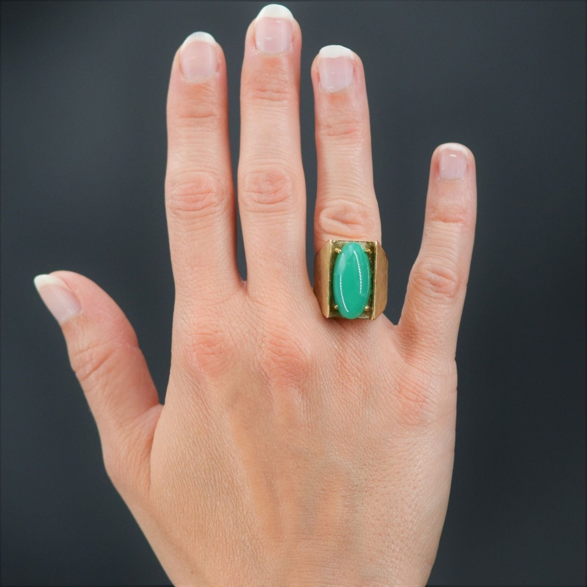 Chevalière chrysoprase et or brossé - Castafiore