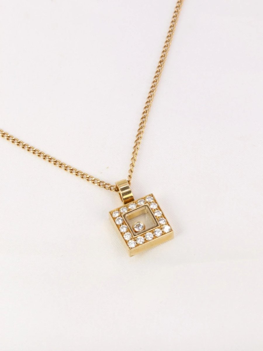CHOPARD - Pendentif HAPPY DIAMOND carré en or jaune et diamants - Castafiore