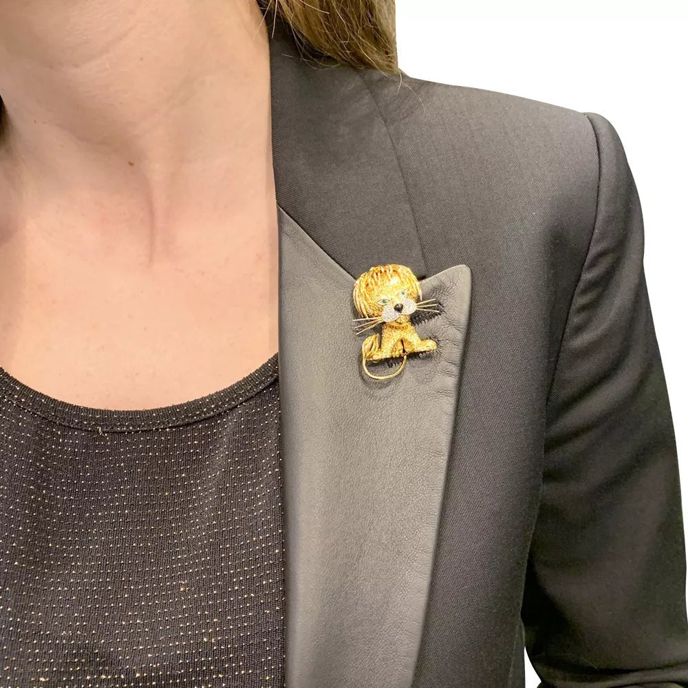 Clip VAN CLEEF & ARPELS, "Lion Ebouriffé" en or jaune, émeraude et diamants - Castafiore